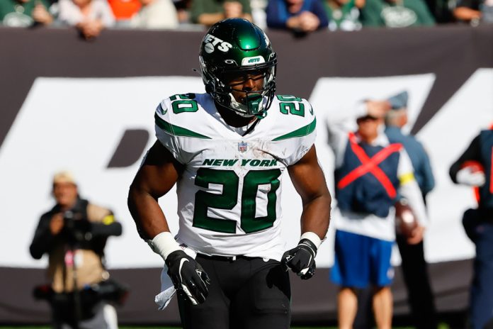 New York Jets running back Breece Hall (20) during the National Football League game between the New York Jets and Miami Dolphins on October 9, 2022 at MetLife Stadium in East Rutherford, New Jersey.