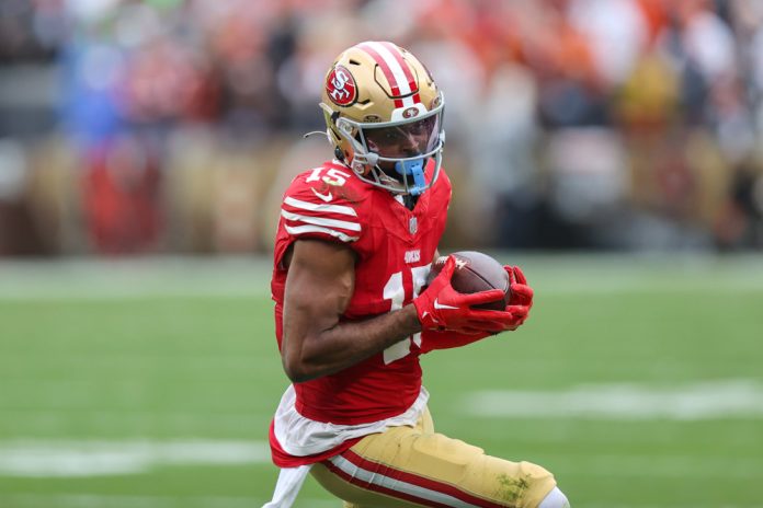 San Francisco 49ers wide receiver Jauan Jennings (15) makes a catch during the fourth quarter of the National Football League game between the San Francisco 49ers and Cleveland Browns on October 15, 2023, at Cleveland Browns Stadium in Cleveland, OH.